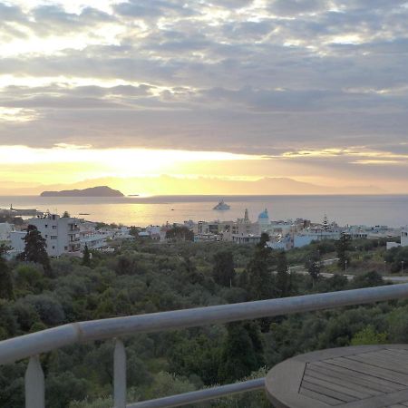 Wide-View & Quiet Apartment Chania ハニア エクステリア 写真