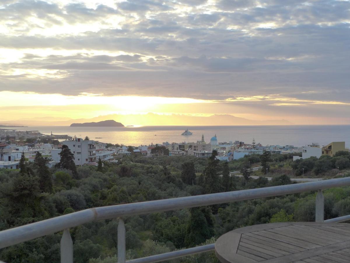 Wide-View & Quiet Apartment Chania ハニア エクステリア 写真