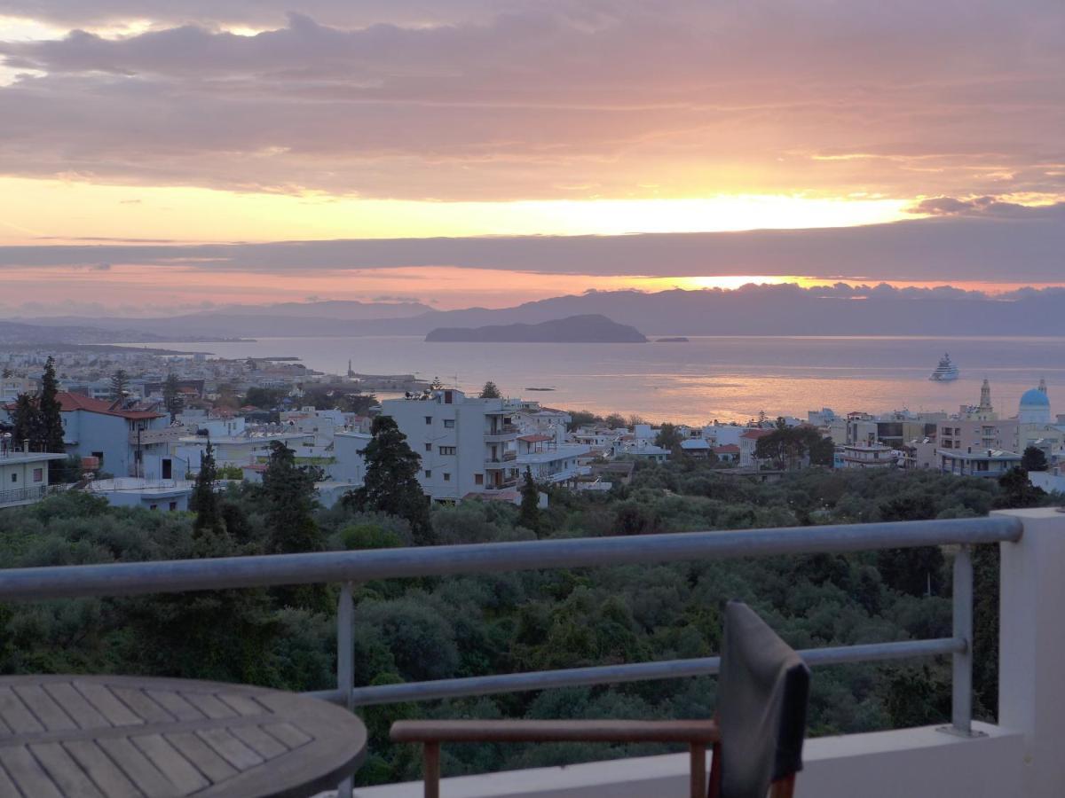 Wide-View & Quiet Apartment Chania ハニア エクステリア 写真